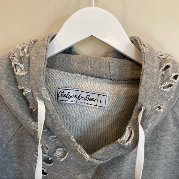 Lily & Lottie Chelsea Deboer Gray Distressed Hoodie Womens L Pullover Sweatshirt - Picture 6 of 7